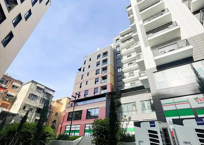 Oasis Near The 公寓 地拉那