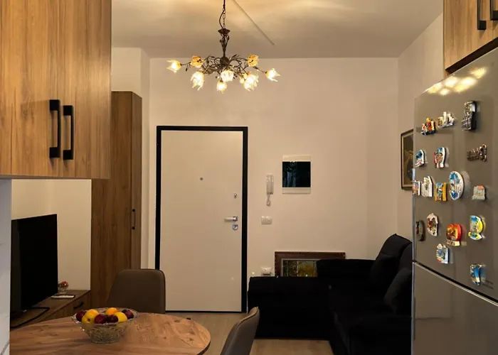 Oasis Near The 地拉那