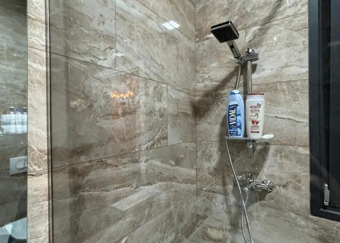 Oasis Near The Apartmán Tirana